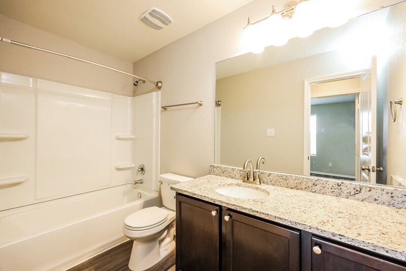 1,610/Mo, 9723 Marbach Hl San Antonio, TX 78245 Bathroom View