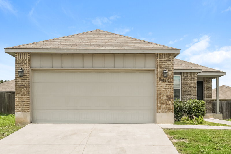 1,570/Mo, 3215 Pedernales Dr San Antonio, TX 78223 External View