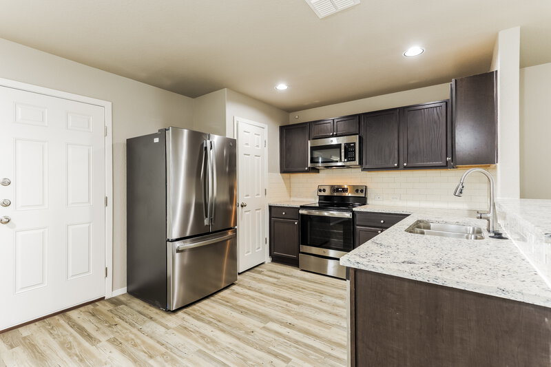 1,705/Mo, 3215 Pedernales Dr San Antonio, TX 78223 Kitchen View
