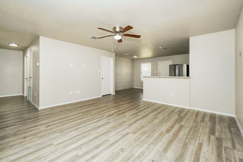1,570/Mo, 3215 Pedernales Dr San Antonio, TX 78223 Living Room View 2