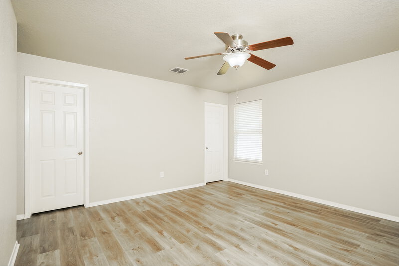 1,570/Mo, 3215 Pedernales Dr San Antonio, TX 78223 Main Bedroom View 2