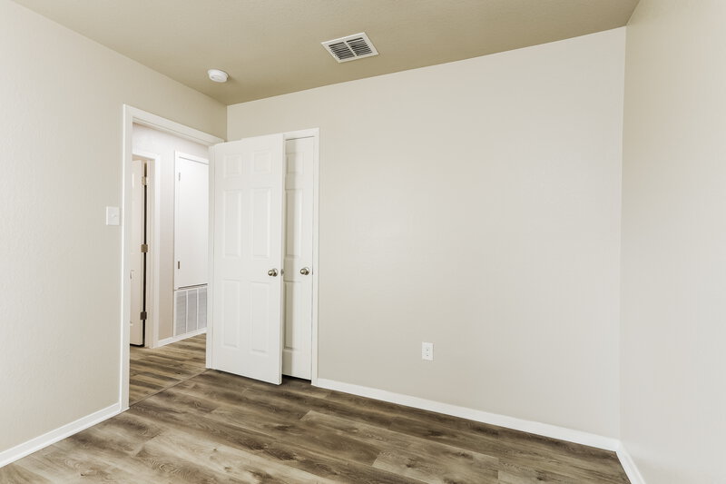 1,705/Mo, 3215 Pedernales Dr San Antonio, TX 78223 Bedroom View 3