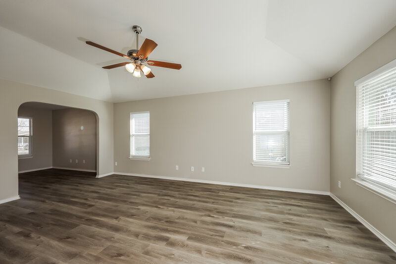 1,870/Mo, 6022 Bear Mdw San Antonio, TX 78222 Living Room View 2
