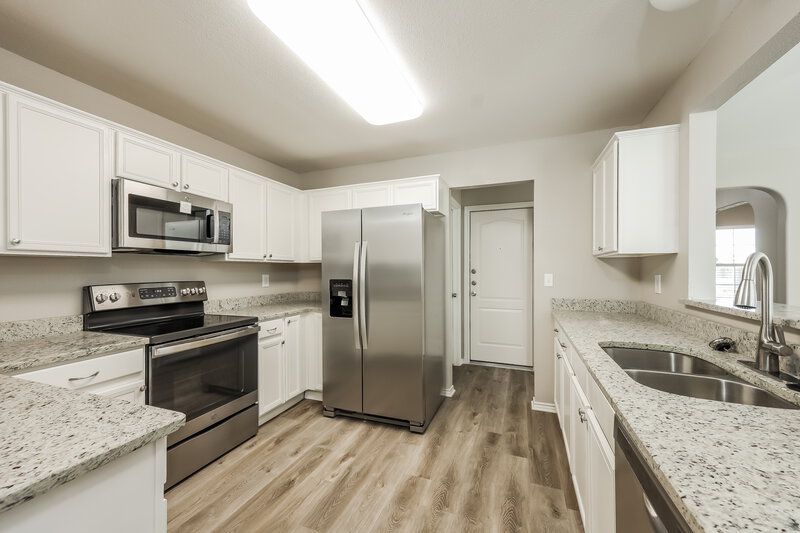 1,870/Mo, 6022 Bear Mdw San Antonio, TX 78222 Kitchen View