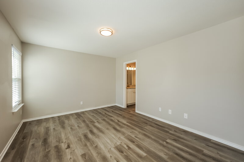 1,870/Mo, 6022 Bear Mdw San Antonio, TX 78222 Main Bedroom View 2