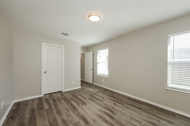 1,870/Mo, 6022 Bear Mdw San Antonio, TX 78222 Bedroom View 2