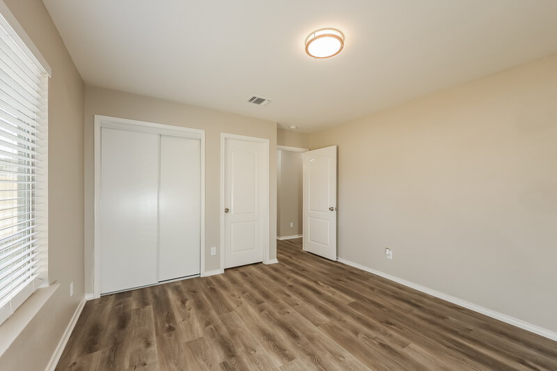 1,870/Mo, 6022 Bear Mdw San Antonio, TX 78222 Bedroom View 3