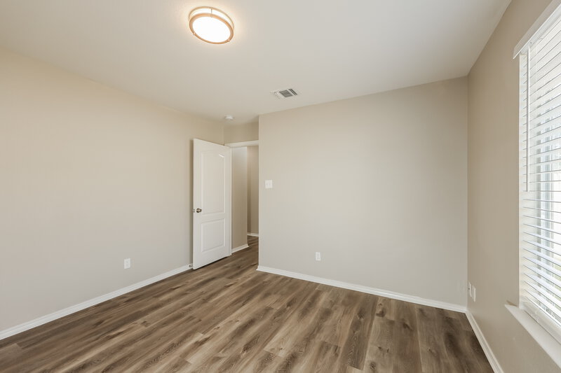 1,870/Mo, 6022 Bear Mdw San Antonio, TX 78222 Bedroom View 5