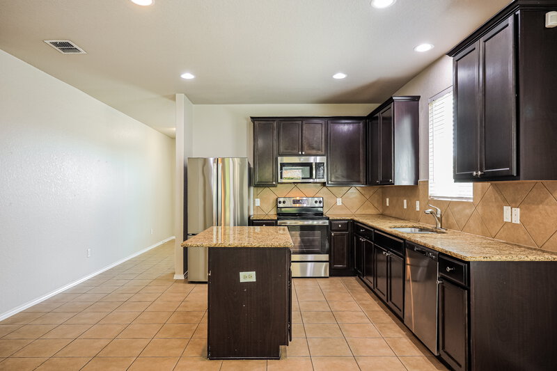 1,750/Mo, 7811 Paraiso Crst Boerne, TX 78015 Kitchen View 2