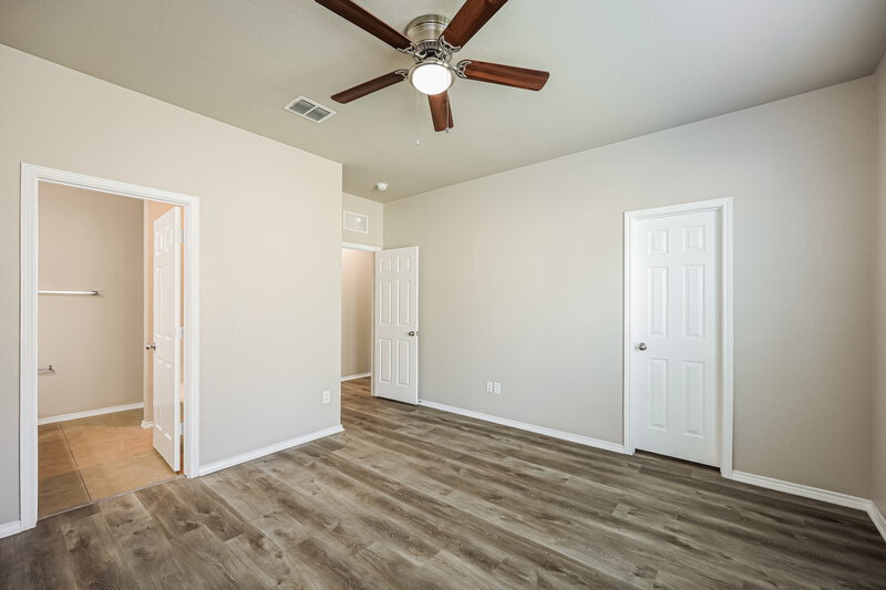 1,750/Mo, 7811 Paraiso Crst Boerne, TX 78015 Main Bedroom View 2