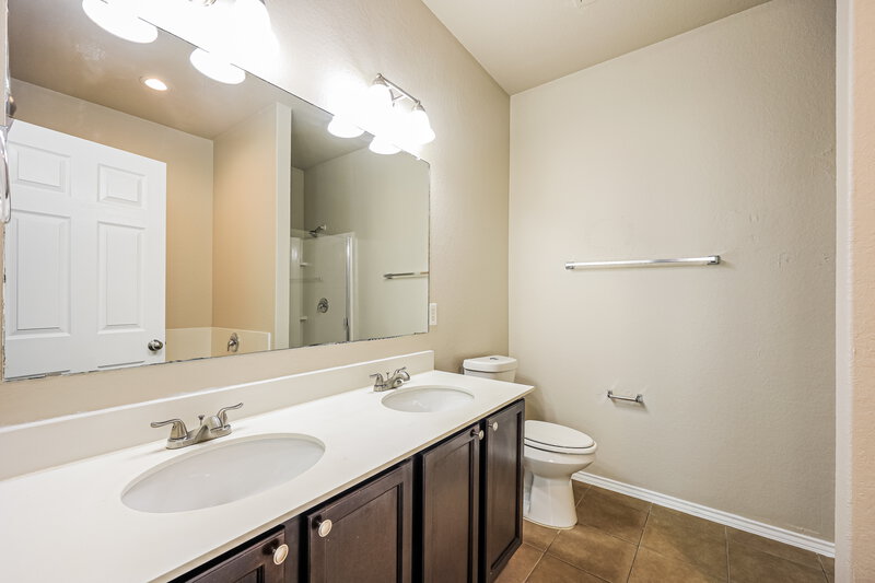 1,750/Mo, 7811 Paraiso Crst Boerne, TX 78015 Main Bathroom View