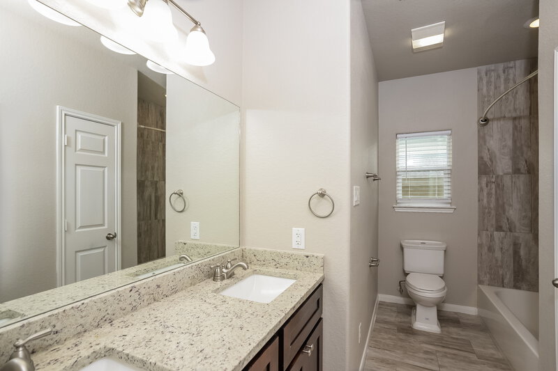 1,850/Mo, 12406 Jacobs Pond San Antonio, TX 78253 Bathroom View