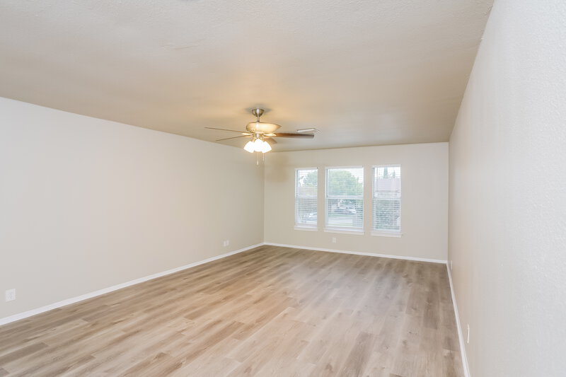 1,860/Mo, 12715 Maple Park Dr San Antonio, TX 78249 Main Bedroom View