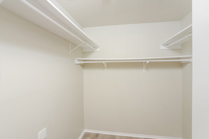 1,860/Mo, 12715 Maple Park Dr San Antonio, TX 78249 Walk In Closet View