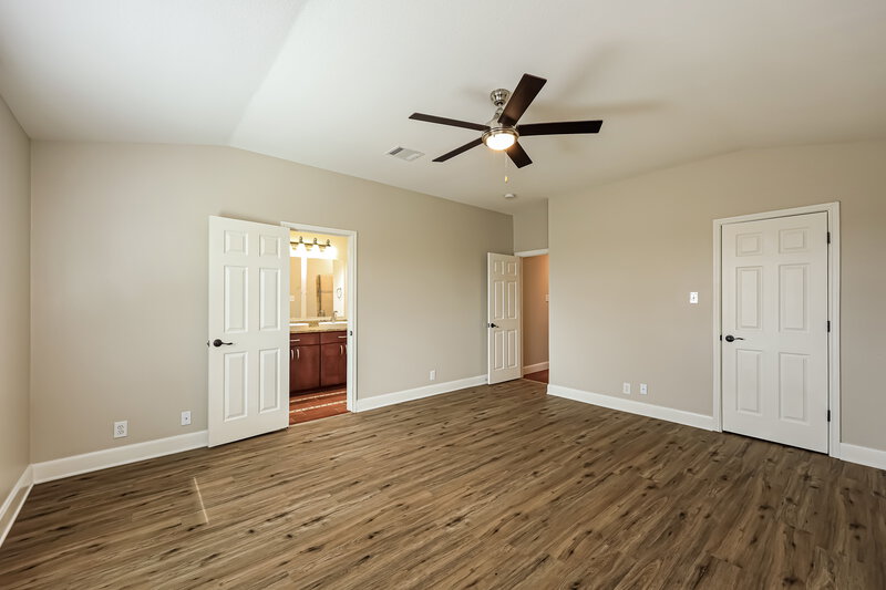 2,065/Mo, 607 Limestone Flt San Antonio, TX 78251 Main Bedroom View 2