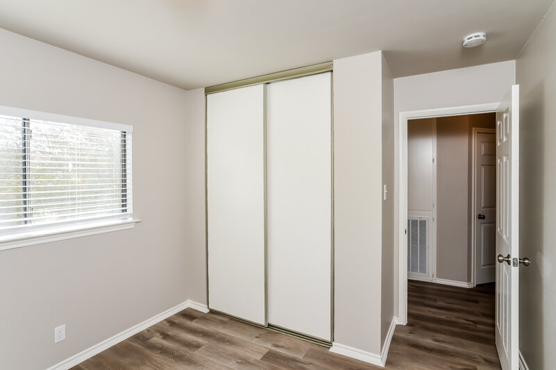 1,785/Mo, 8910 Kenton Ct San Antonio, TX 78240 Bedroom View 3