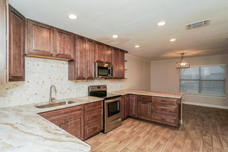 1,935/Mo, 7818 Benbrook San Antonio, TX 78250 Kitchen View