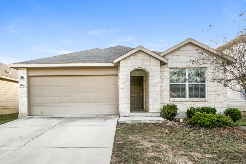 1,725/Mo, 8850 Belgian Fls San Antonio, TX 78254 External View