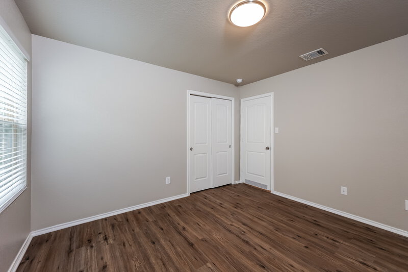 1,915/Mo, 10231 Barbeque Bay Converse, TX 78109 Bedroom View 4
