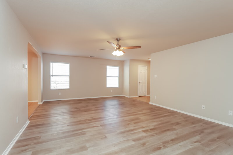 2,140/Mo, 25212 Cambridge Wl San Antonio, TX 78261 Living Room View 2