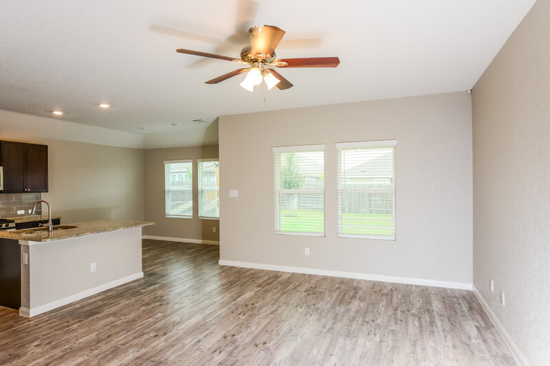 1,560/Mo, 1036 Raceland Rd San Antonio, TX 78245 Living Room View