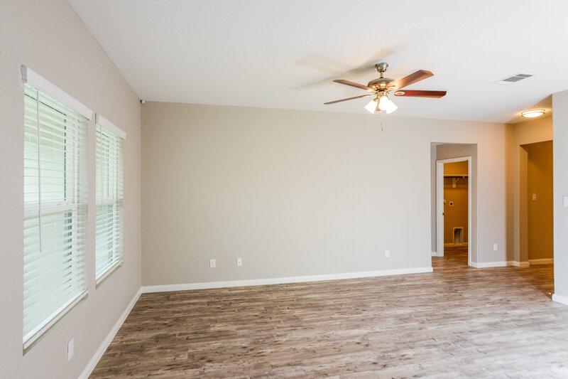 1,560/Mo, 1036 Raceland Rd San Antonio, TX 78245 Living Room View 2