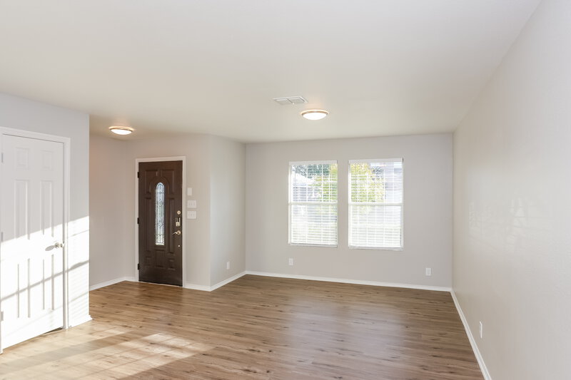 2,080/Mo, 10923 Rindle Ranch San Antonio, TX 78249 Living Room View 2