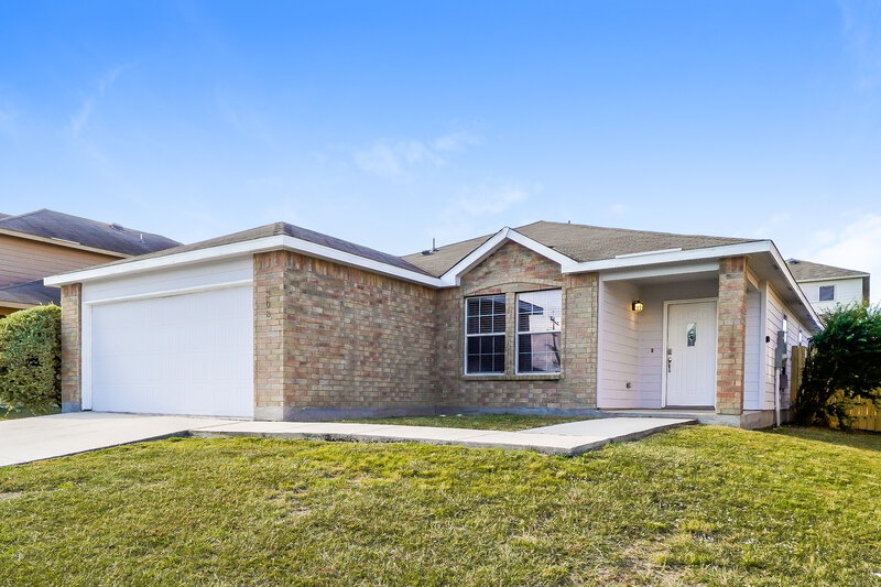 2,205/Mo, 308 Brook Way Cibolo, TX 78108 Front View
