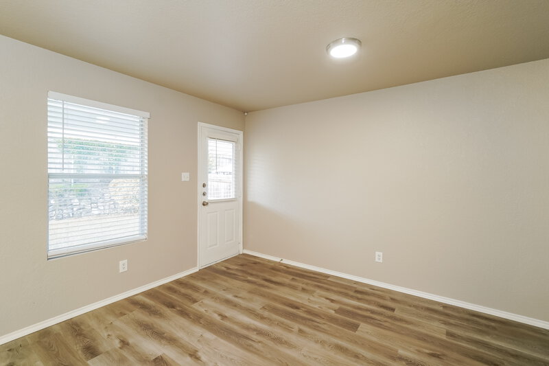 2,205/Mo, 308 Brook Way Cibolo, TX 78108 Foyer View