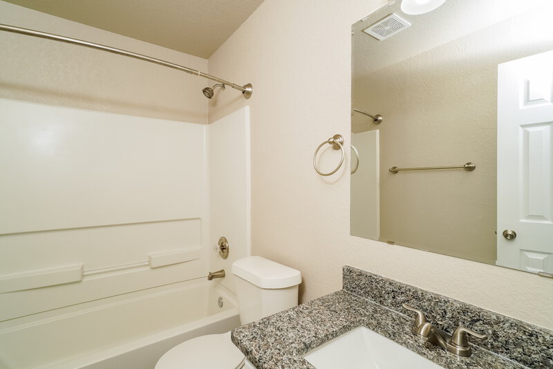 2,205/Mo, 308 Brook Way Cibolo, TX 78108 Bathroom View