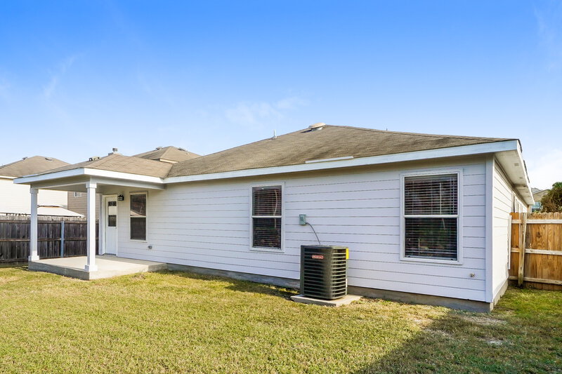 2,205/Mo, 308 Brook Way Cibolo, TX 78108 Rear View