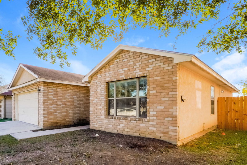 1,525/Mo, 3605 Candlebrook Ln San Antonio, TX 78244 Front View
