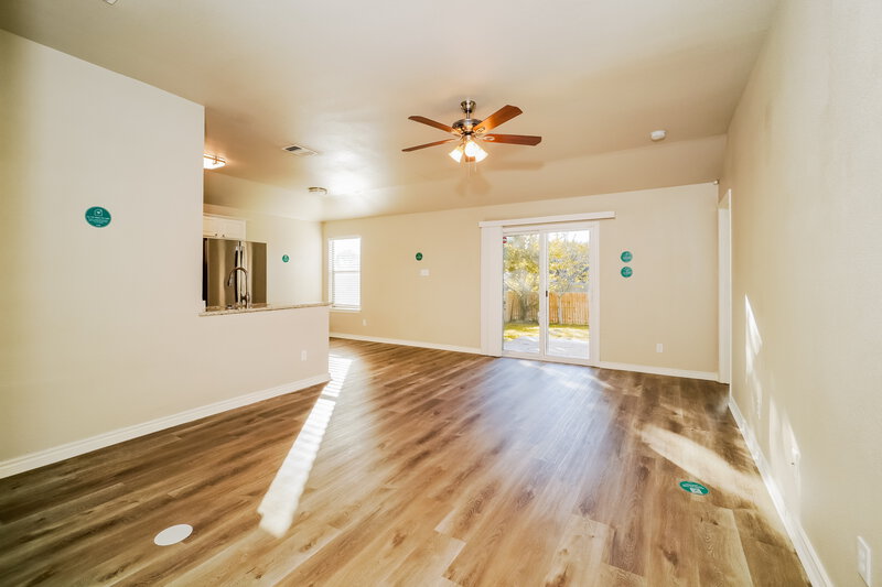 1,525/Mo, 3605 Candlebrook Ln San Antonio, TX 78244 Living Room View 3