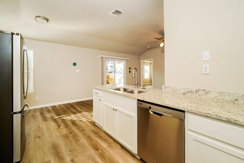 1,525/Mo, 3605 Candlebrook Ln San Antonio, TX 78244 Kitchen View