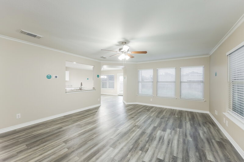 1,825/Mo, 6507 Highland Grass Converse, TX 78109 Living Room View