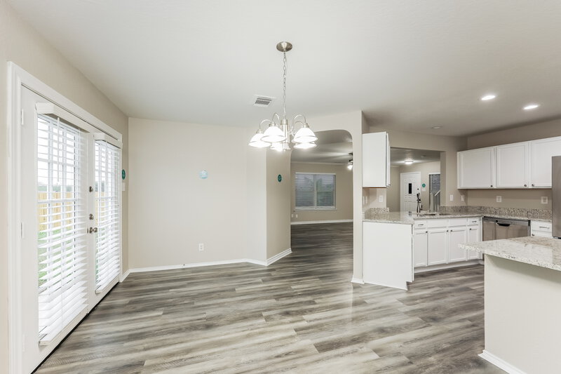 1,825/Mo, 6507 Highland Grass Converse, TX 78109 Dining Room View 2