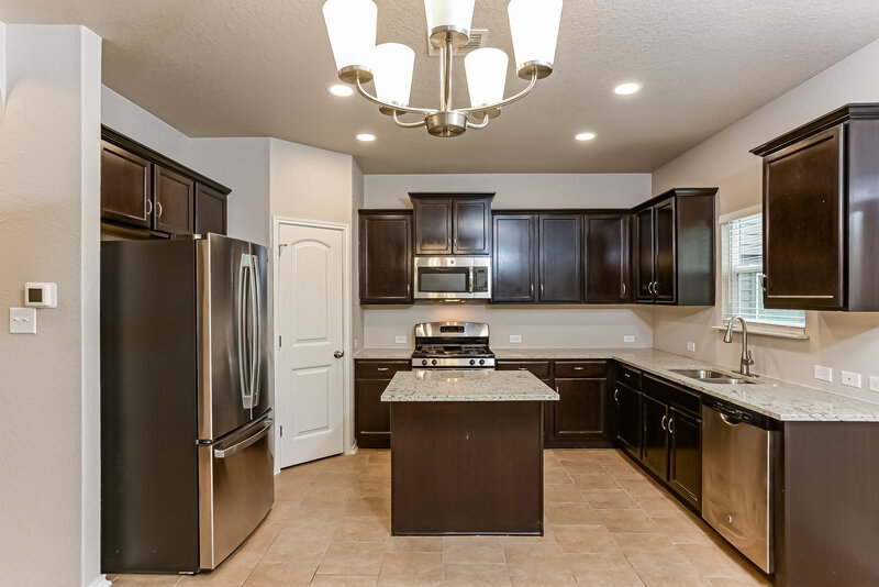 1,820/Mo, 125 Finch Knl San Antonio, TX 78253 Kitchen View