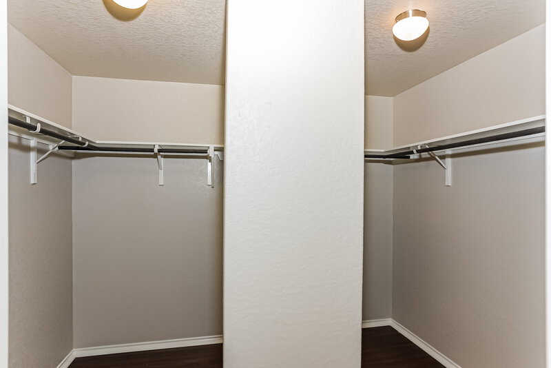 1,820/Mo, 125 Finch Knl San Antonio, TX 78253 Walk In Closet View