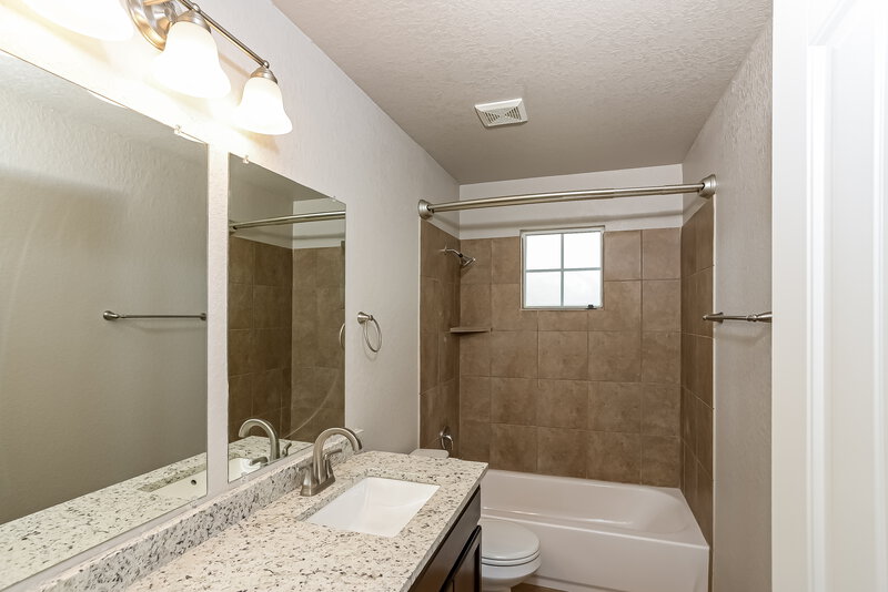 1,820/Mo, 125 Finch Knl San Antonio, TX 78253 Bathroom View