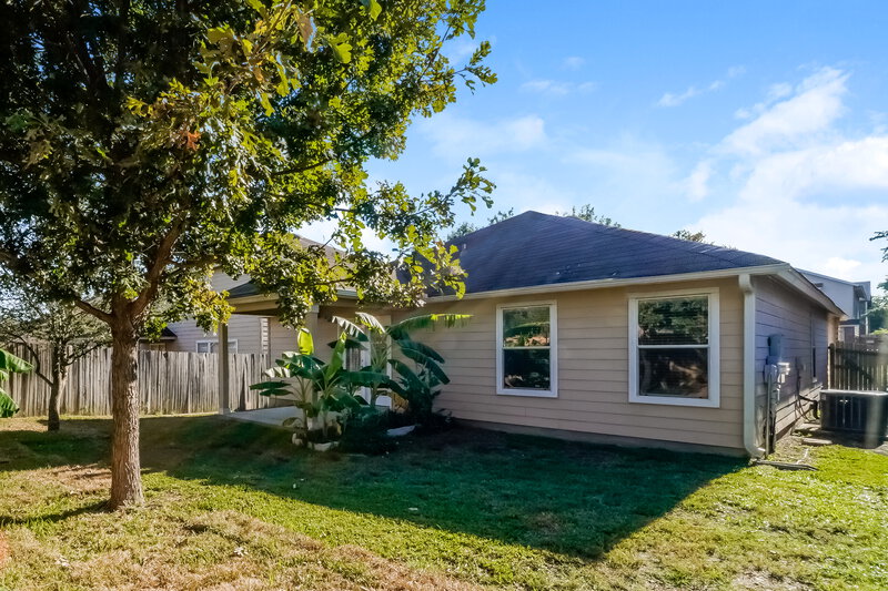1,810/Mo, 10826 Indigo Crk San Antonio, TX 78239 Rear View 2