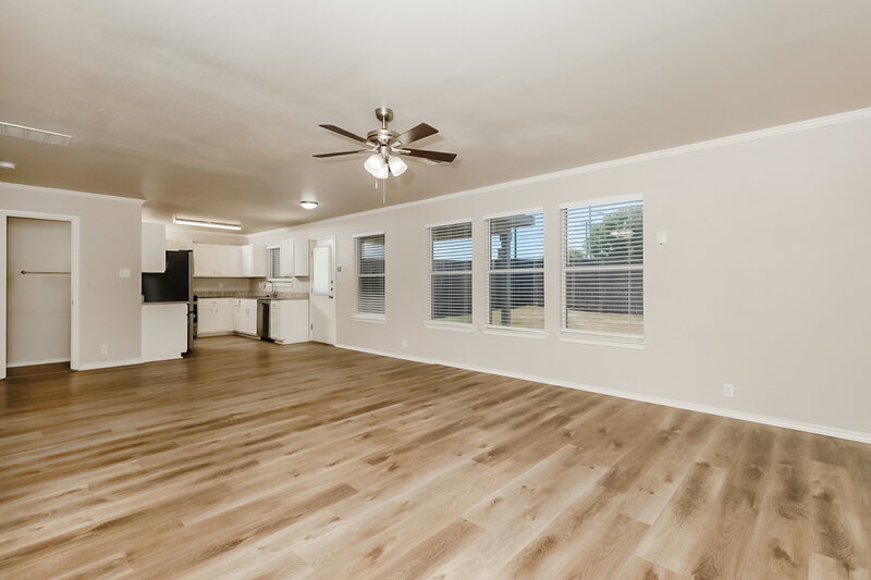 1,595/Mo, 143 Birchwood Bay San Antonio, TX 78253 Family Room View