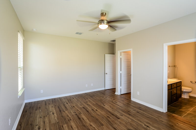 2,075/Mo, 8208 Victory Cv San Antonio, TX 78254 Main Bedroom View 2