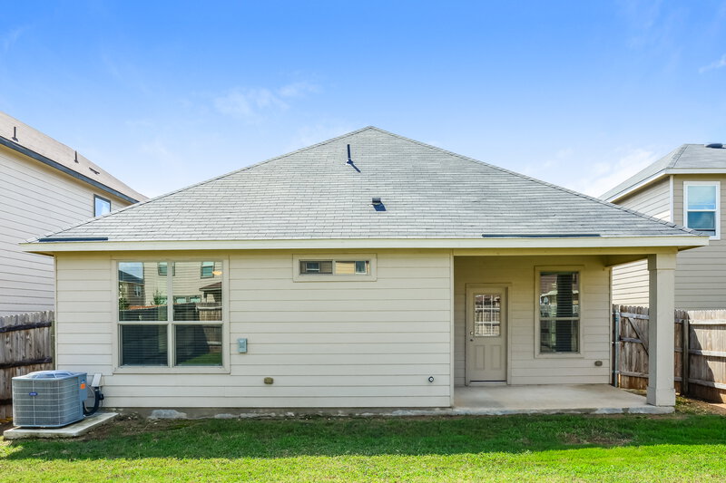 2,075/Mo, 8208 Victory Cv San Antonio, TX 78254 Rear View