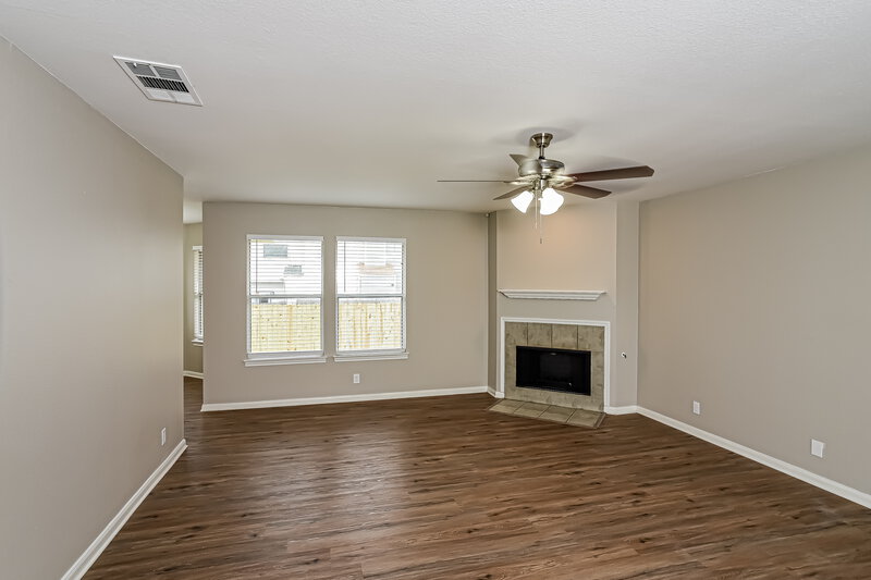 1,970/Mo, 12206 Ashley Ct San Antonio, TX 78247 Living Room View 3