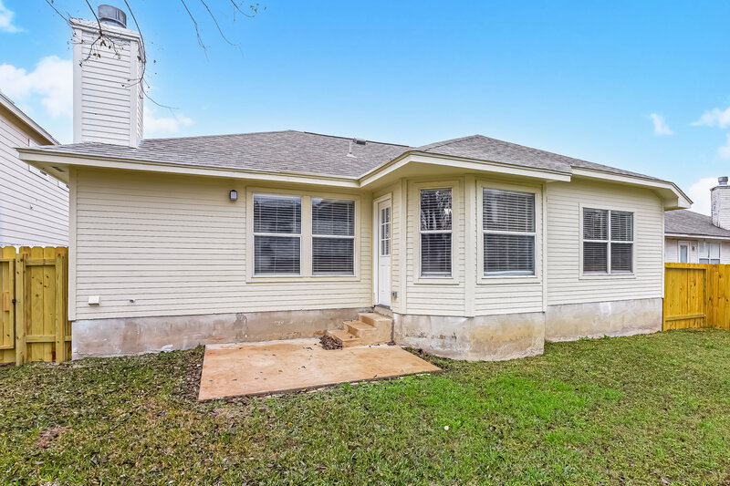 1,970/Mo, 12206 Ashley Ct San Antonio, TX 78247 Rear View