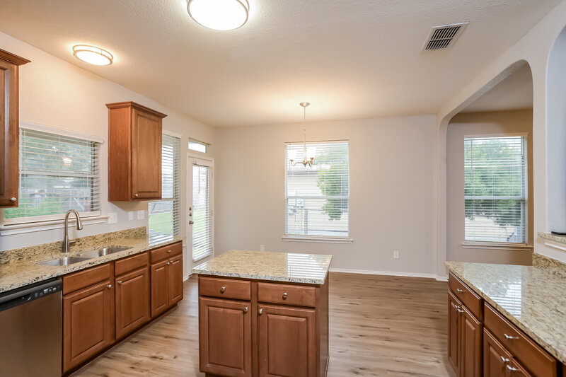 1,940/Mo, 15306 Redbird Ledge San Antonio, TX 78253 Kitchen View 2