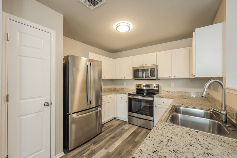 1,730/Mo, 1308 Creek Knl San Antonio, TX 78253 Kitchen View 2