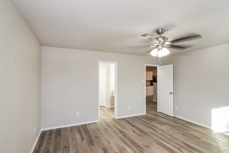 2,410/Mo, 8919 Laguna Rio San Antonio, TX 78251 Main Bedroom View 2