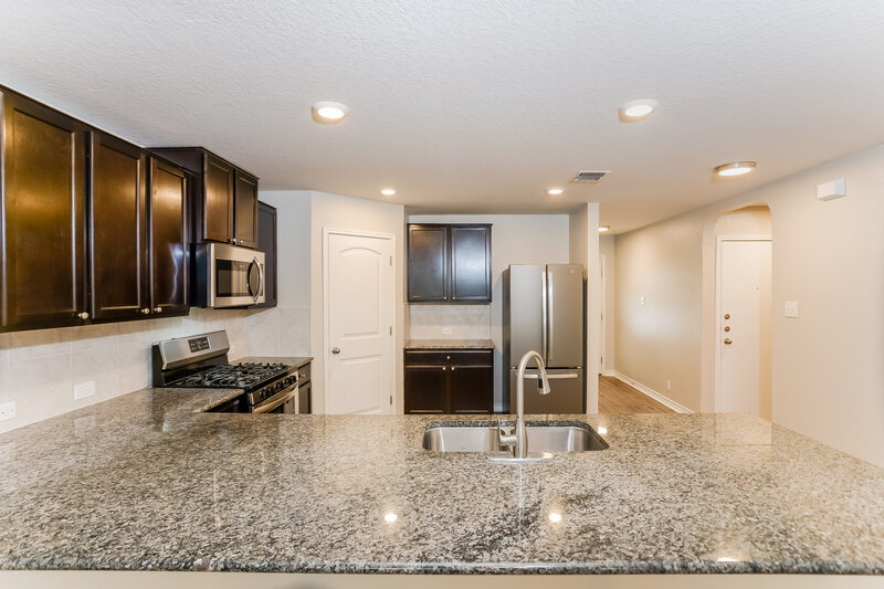 2,330/Mo, 13346 Spike Rush San Antonio, TX 78254 Kitchen View