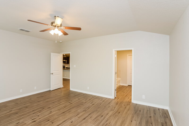2,330/Mo, 13346 Spike Rush San Antonio, TX 78254 Main Bedroom View 2